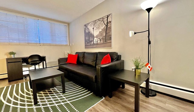 Central, Modern and Cozy 1 Bedroom Retreat in the Heart of Tuxedo