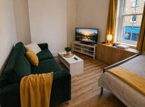 Central Modern Apartment -Sleeps 6 - Parking