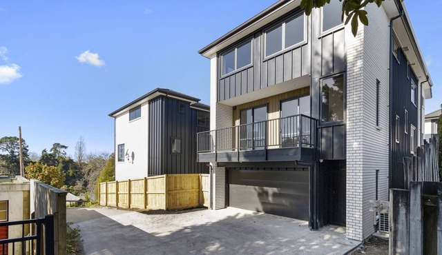 Central Oasis - Hamilton Holiday Townhouse