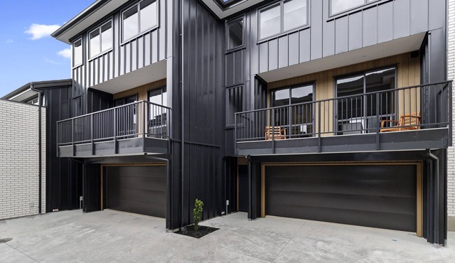 CENTRAL OASIS - HAMILTON HOLIDAY TOWNHOUSE, pet friendly in Waikato