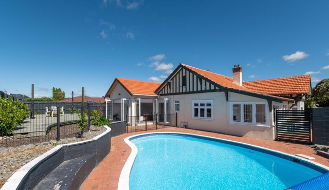 Central Paradise Lodge II spa & Swimming pool