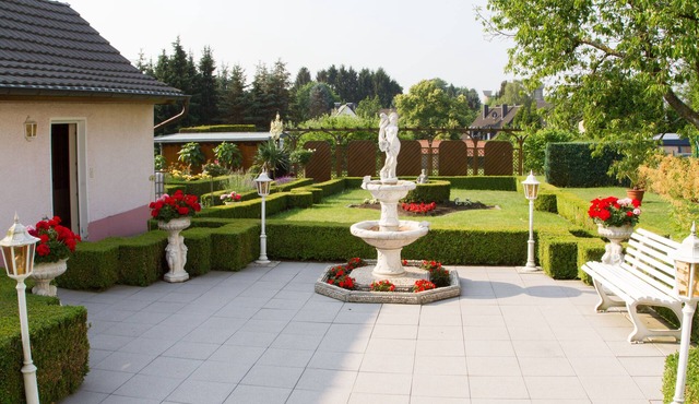 Central, quiet, vacation ambience, near Cologne Trade Fair & Mediterana