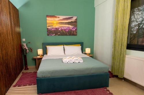 Central & Riverfront Apartment 2