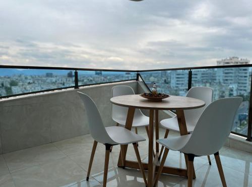 Central Spacious 3 Bedroom 3 Bathroom Flat