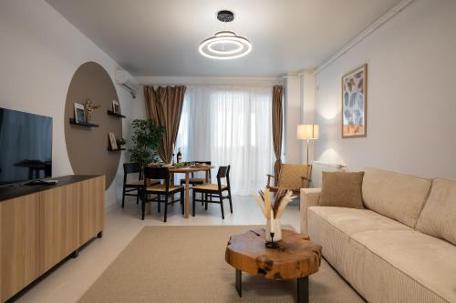 Central Spacious Apartment 306