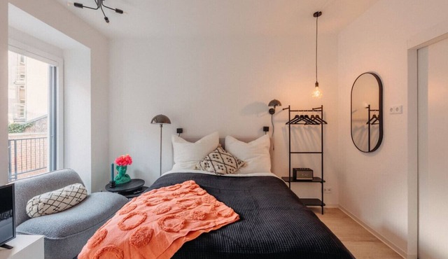 Central Stay | Design Apartment | Balcony & WiFi