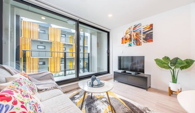 Central Stylish Comfy Studio with Swimming Pool