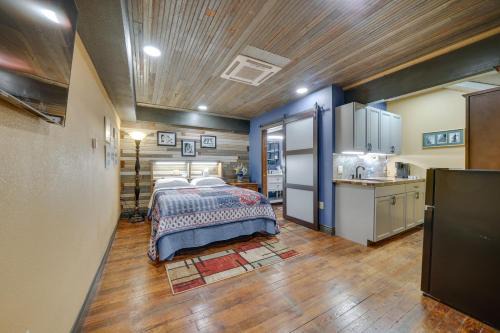 Central Texarkana Studio Rental w/Railroad Views!