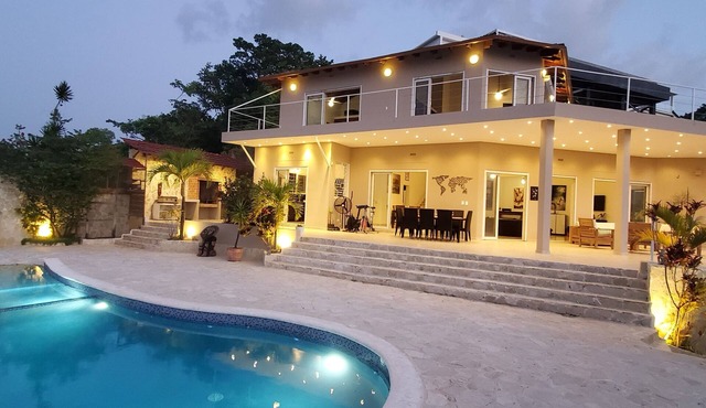 Central Villa, big spaces, 180° Seaview with infinite Pool con hot Jacuzzi
