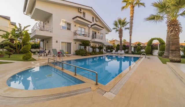 Central Villa with Garden and Pool in Kemer