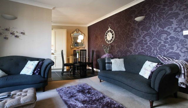 Central Yet Quiet Luxury 2 bedroom Flat, Newly Refurbished