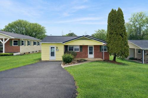 Centralized Modern Home in Johnson City