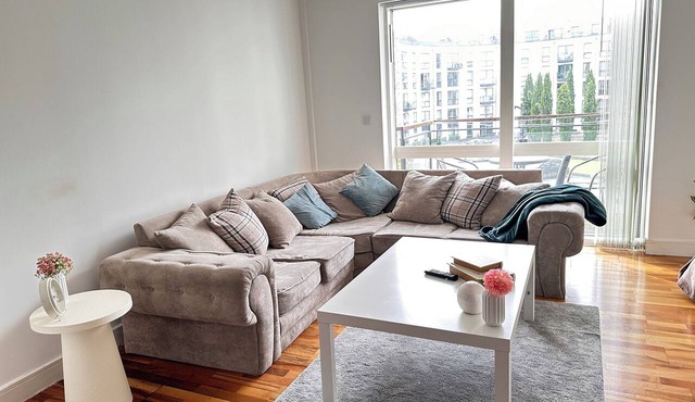 Centrally located 1BR Apt | Edg Cricket, University of Bham, Priory Hosp & Park