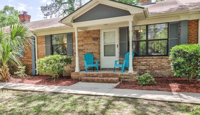 Centrally Located 2b/2b Tallahassee Retreat