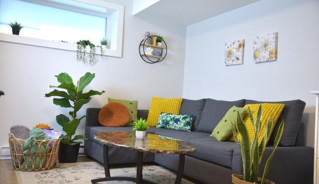 Centrally Located Modern Suite