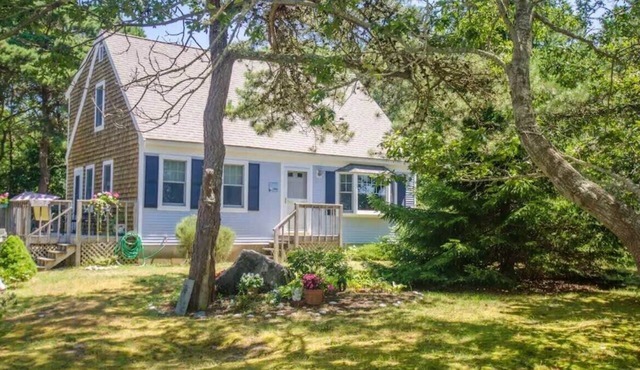 Centrally Located, Capacious 3 Bedroom!