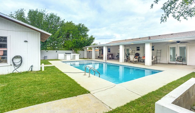 Centrally Located Eagle Pass Home w/Pool!