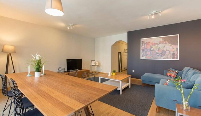 Centrally Located Huge Apartment In Cihangir