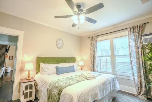 Centrally Located King Bed Midtown Liberty 2697