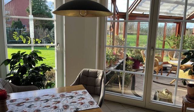 Centrally located, quiet vacation apartment with conservatory and view of the Werse