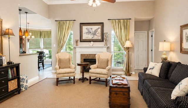 Centrally Located- 2 mi. North of downtown OS with screened porch, full kitchen