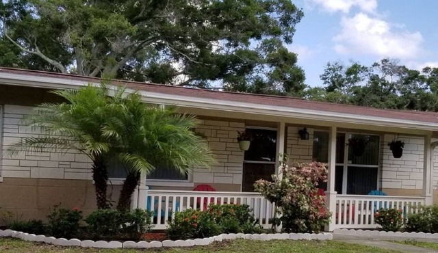 Centrally Located Cozy Home in a Quiet and Safe Neighborhood