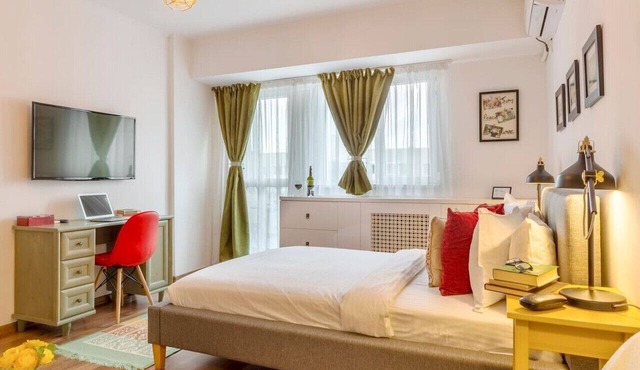 Centrally located Victoriei Square Apartment by MRG