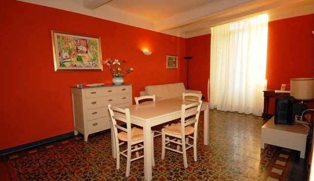 CENTRALLY quiet and typical residence -150 mt. from the sea