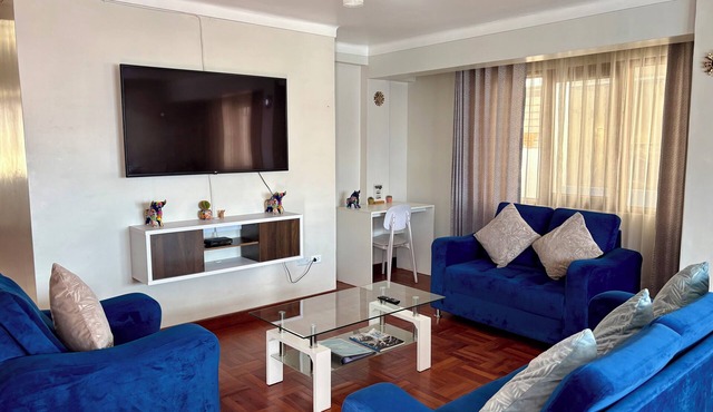 Centric & cozy apartment in great location with garage