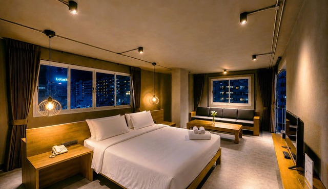 Centric Place Hotel