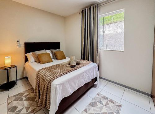 Centro, apê 2 Quartos com Ar | Garagem