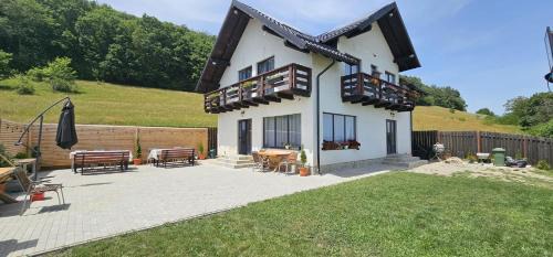 Cezar House