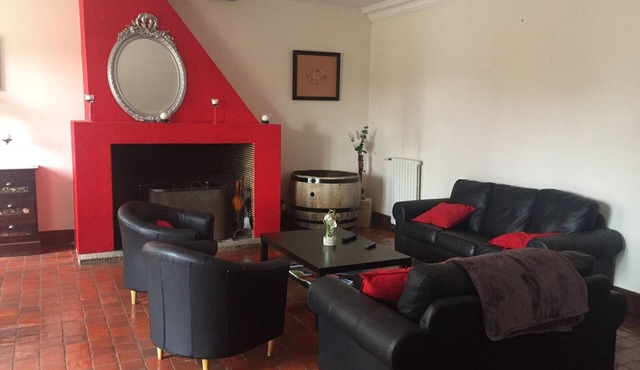 Château de Laussac, near St Emilion, sleeps 16,