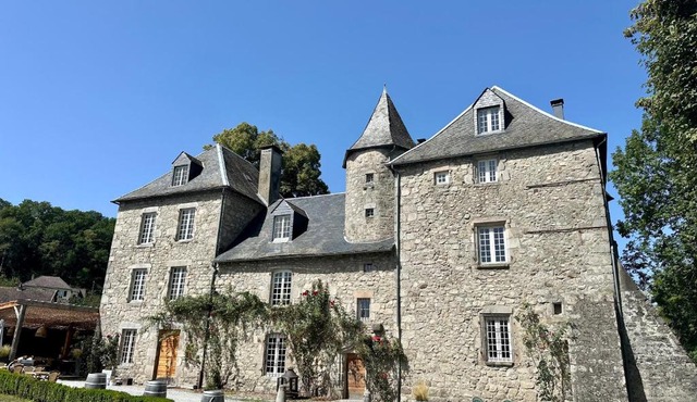 Château de la Borde à Ussel, centre-ville, proche autoroute A89, CLIMATISATION