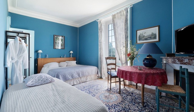 Château du Perray – Comtesse Suite Room with Shared Pool