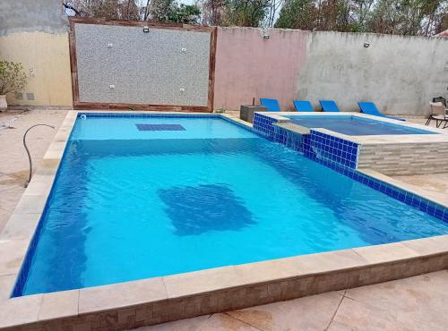 Chacara com piscina completa 28 pessoas TOMORROWLAND