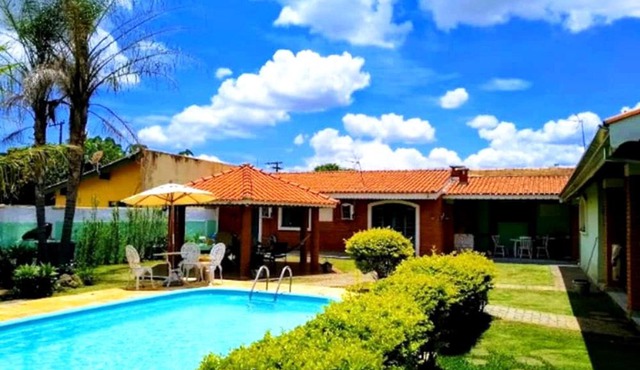 Chacara com WiFi, piscina e churrasq em Atibaia