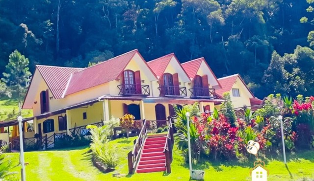 Chalé Entre as Montanhas em Miracatu Piscina, Fogão à Lenha e Wi-fi