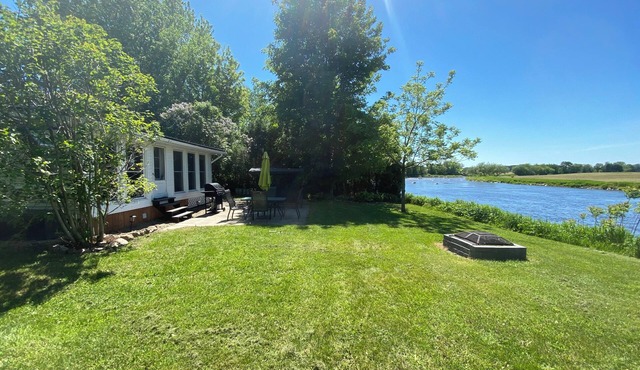 Chalet by the river - Nature, paddle, campfire and water view