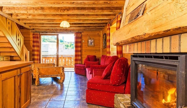 Chalet, balcony, fireplace or stove, parking, tv, ski locker, 260m², Les Menuires