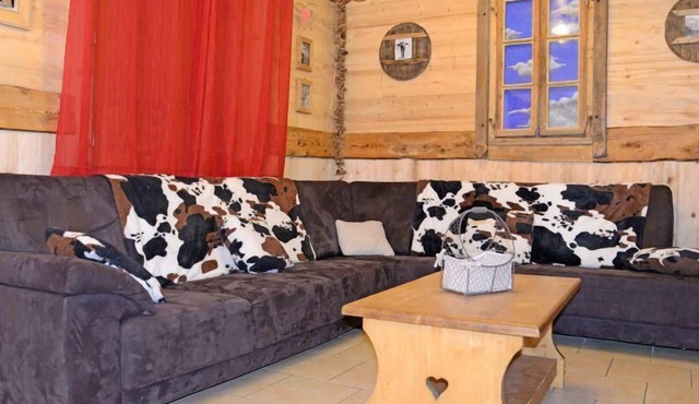 Chalet, sauna, balcony, fireplace or stove, parking, tv, ski locker, 140m², Les Menuires