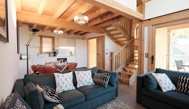 Chalet Serendipity · Ski-in/Ski-out · Covered Parking · Free Wifi · Sauna
