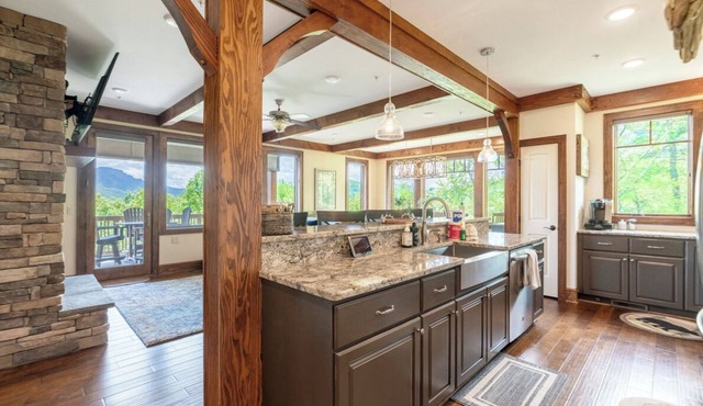 Chalakee Lodge CF-2- Mountain View, Gated Resort, Indoor/Outdoor Pools & Hot Tub