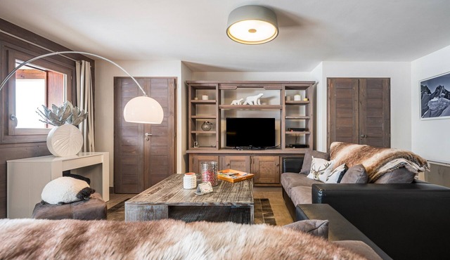 Chalet Adèle 13 – Belleville: Ski-In/Ski-Out with Mountain Views