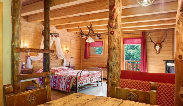 Chalet 'Appartamento' with Mountain View, Private Garden and Balcony