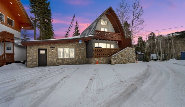Chalet at Brighton by Cottonwood Lodging