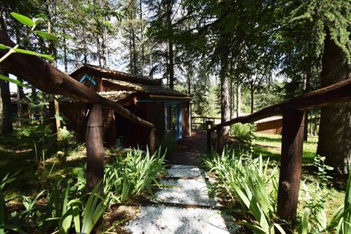 Chalet au Lac de Goulens avec piscine commune - 2 adultes et 3 enfants
