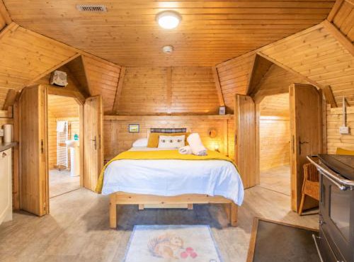 Chalet Beekeepers Bothy by Interhome