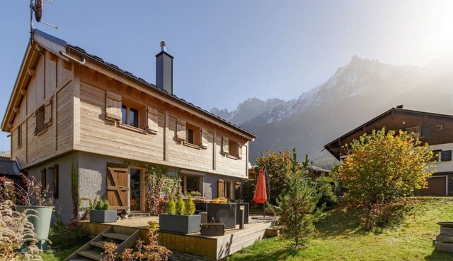Chalet Benoit · Modern Chalet 8 Pax | Free Parking | Terrace