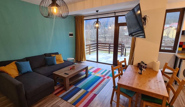 Chalet Cati Riverfront and Mountain View | Baby Crib